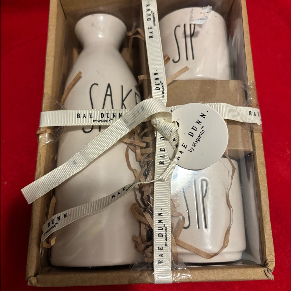 NIB Rae Dunn Saki and cups